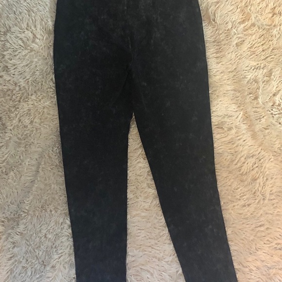 Gray stonewashed hi rise leggings - Picture 4 of 5